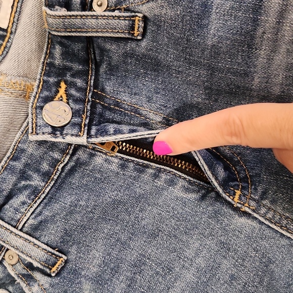 Medium wash, distressed AG "the stilt" cigarette skinny jeans size 28! - Picture 8 of 10